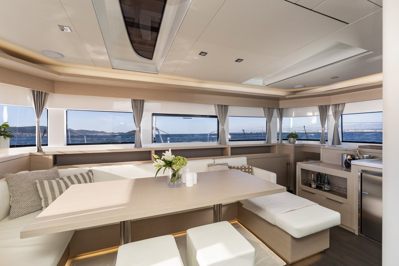 Lagoon 55, Black Caviar | Yachtcharter Kroatien