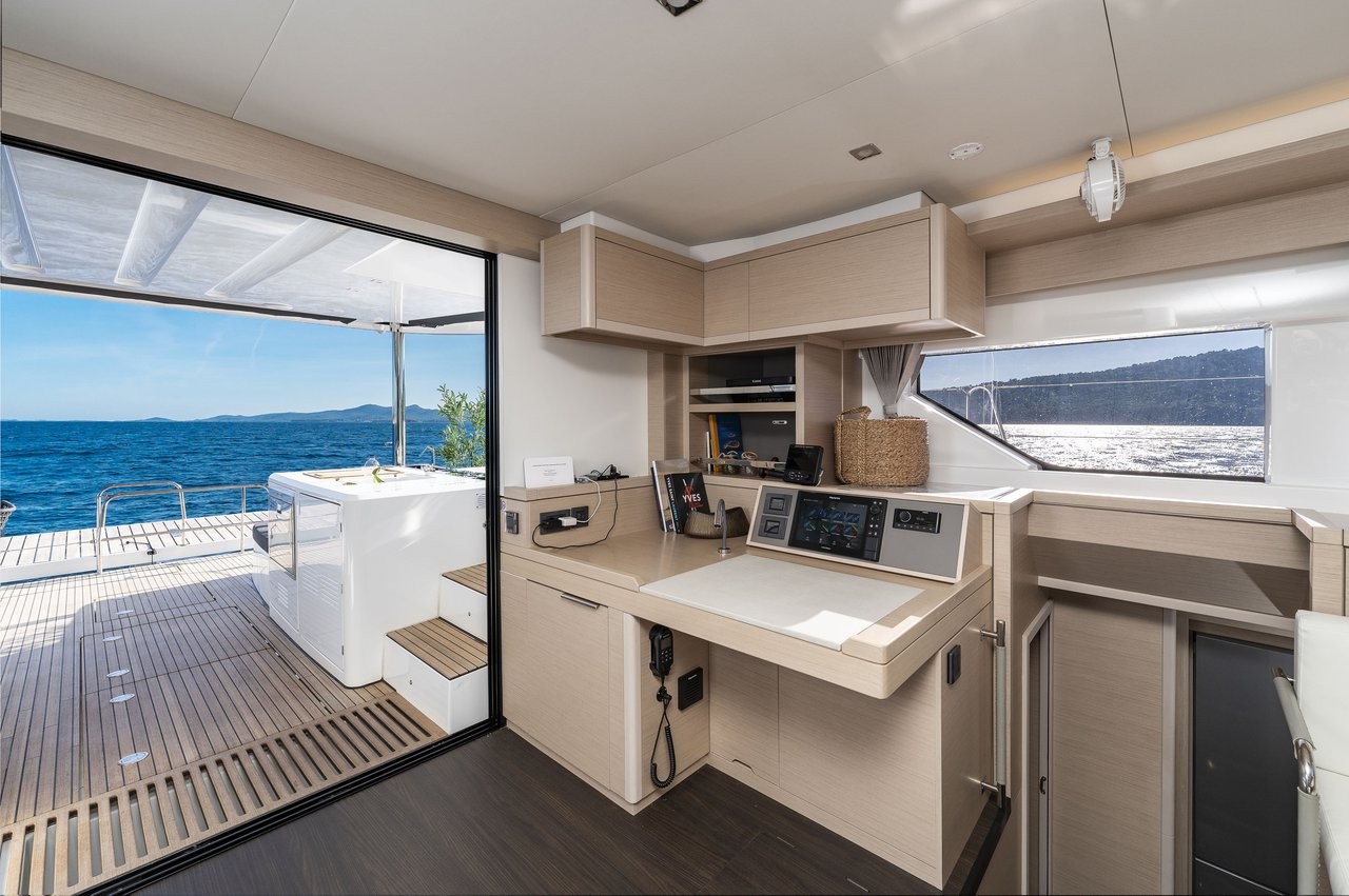 Lagoon 55, Black Caviar | Yachtcharter Kroatien