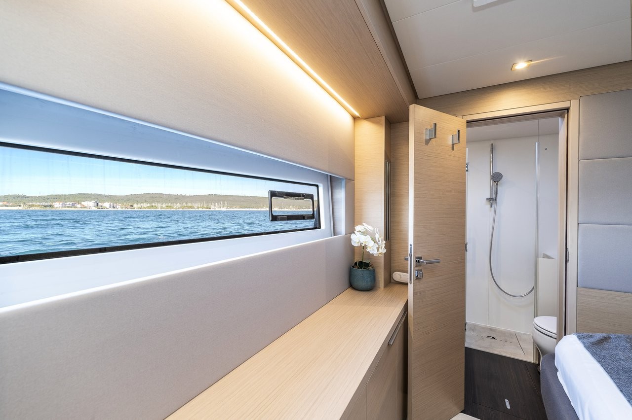 Lagoon 55, Black Caviar | Yachtcharter Kroatien