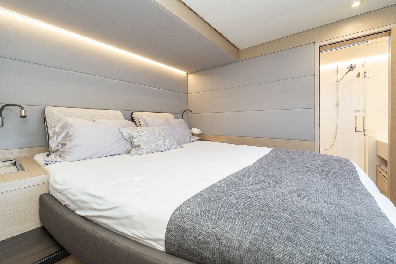 Lagoon 55, Black Caviar | Yachtcharter Kroatien