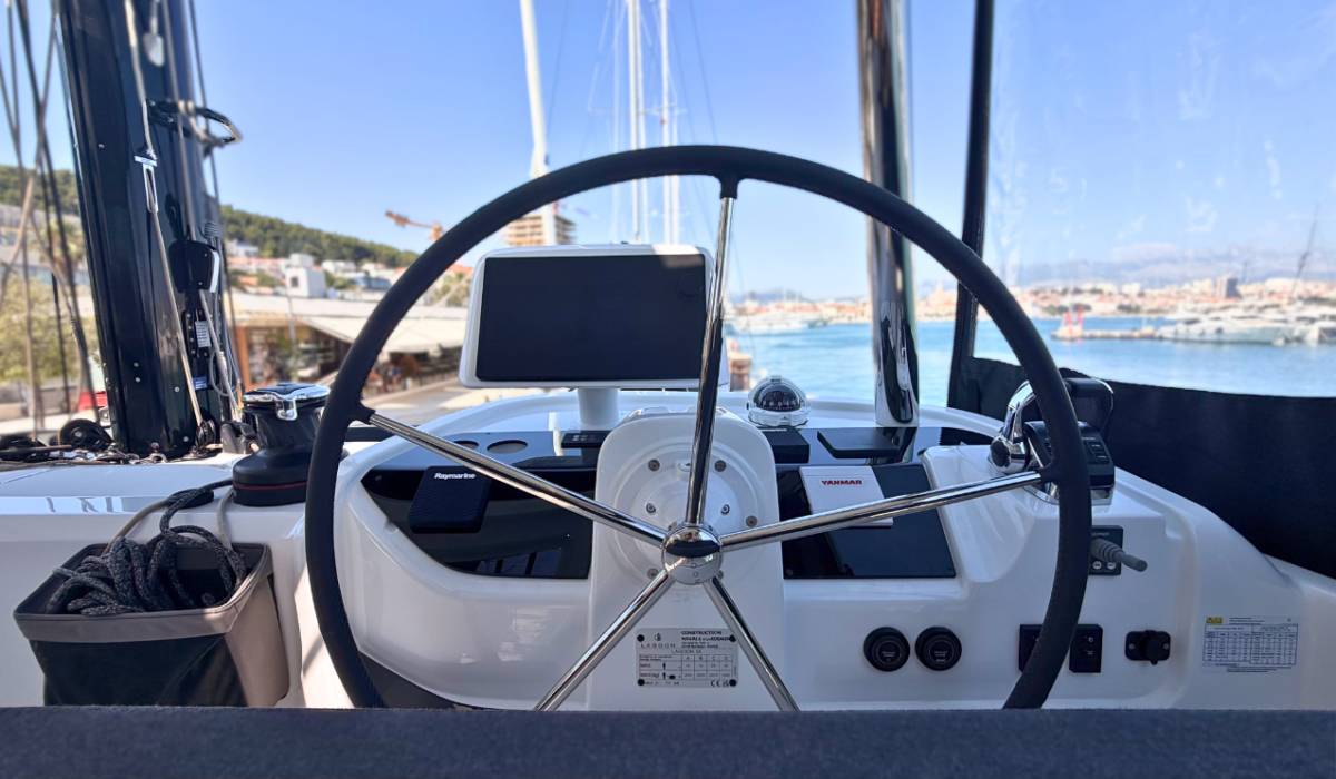 Lagoon 55, New | Yacht Charter Croatia