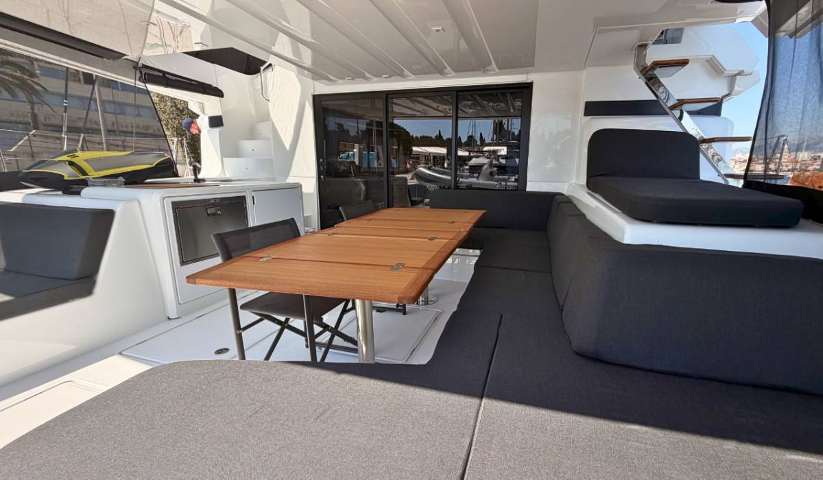 Lagoon 55, New | Yacht Charter Croatia