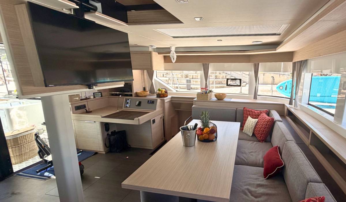 Lagoon 55, New | Yacht Charter Croatia