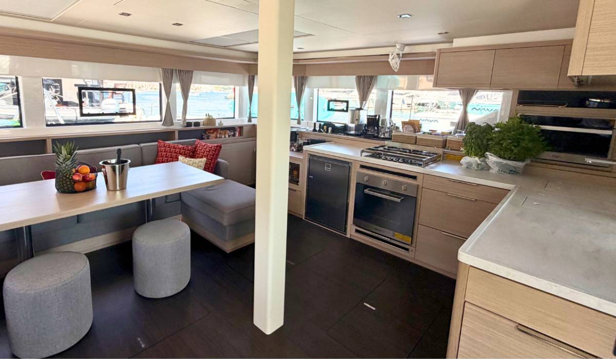 Lagoon 55, New | Yacht Charter Croatia