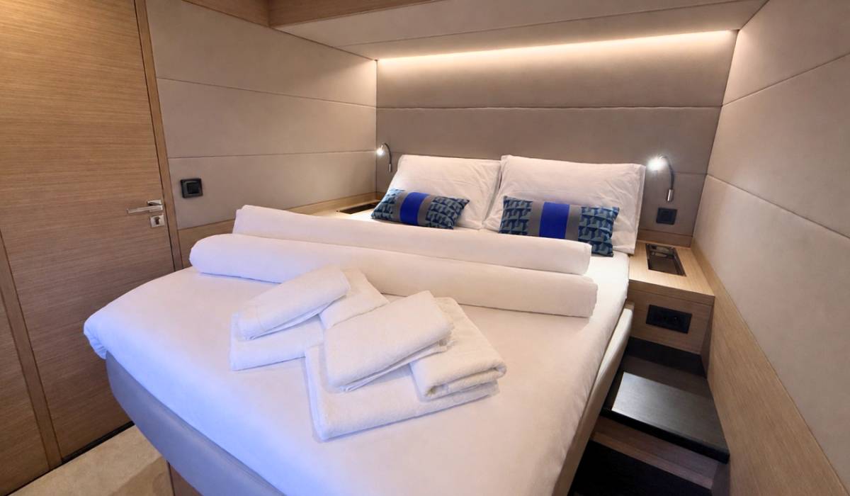 Lagoon 55, New | Yacht Charter Croatia