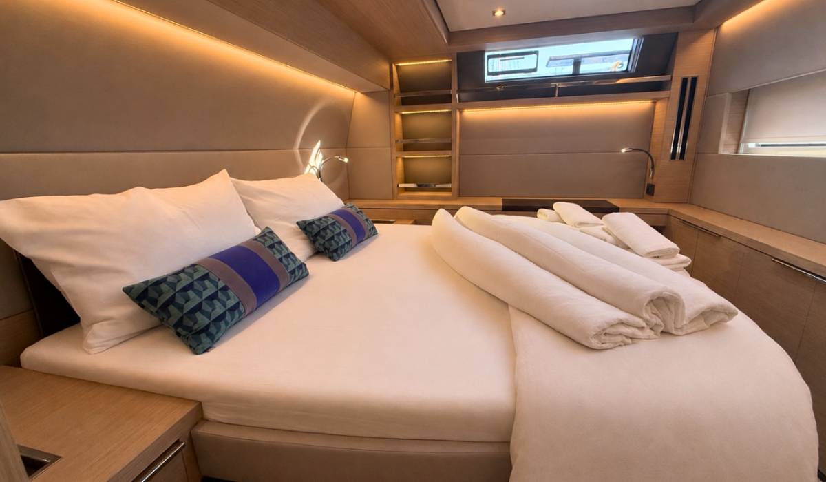 Lagoon 55, New | Yacht Charter Croatia