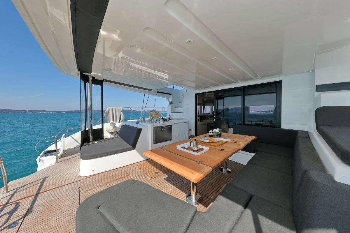 Lagoon 55, Champagne Please | Yacht Charter Croatia