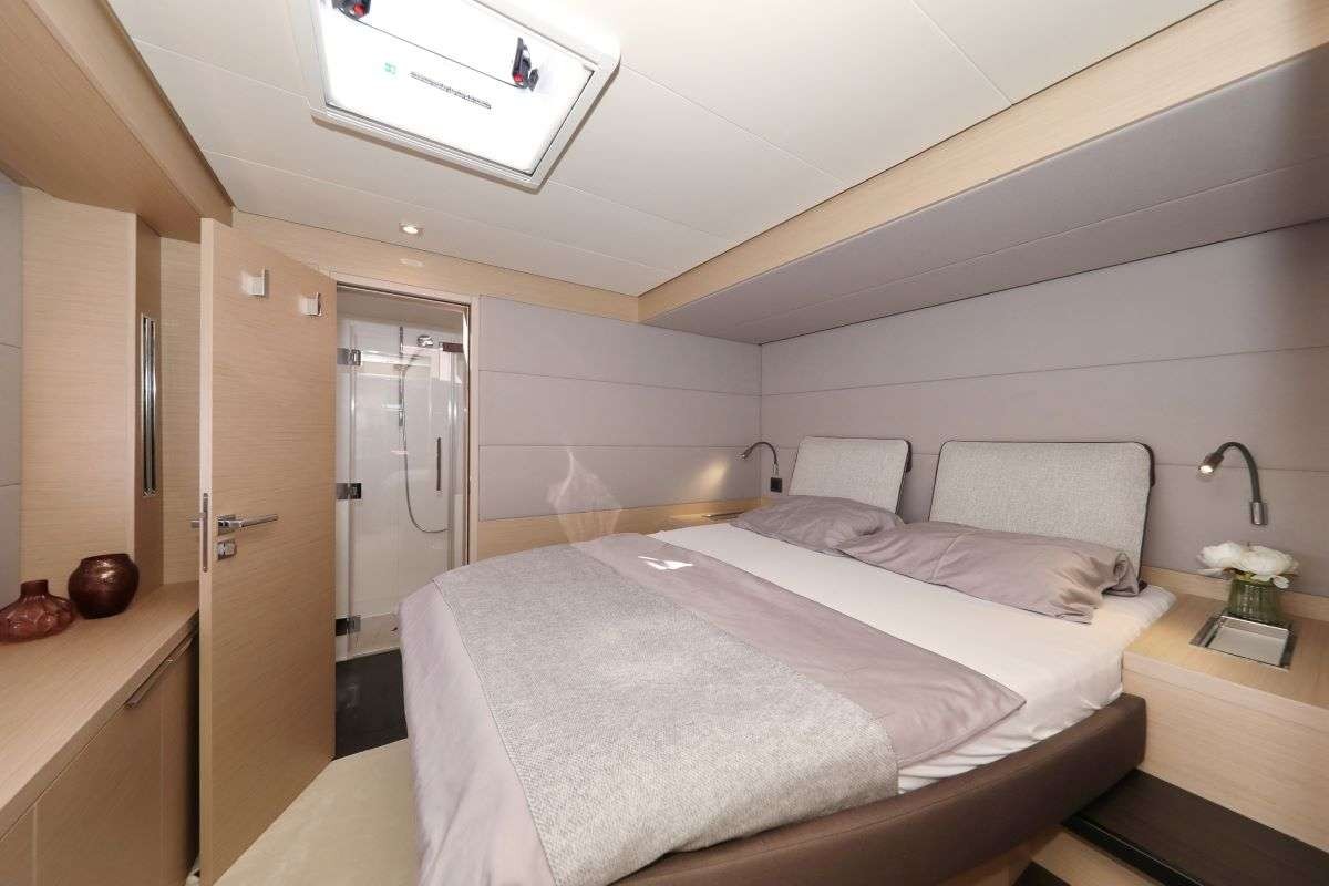 Lagoon 55, Champagne Please | Yacht Charter Croatia