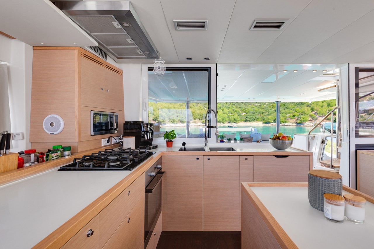 Lagoon 560, Cool Change | Yacht Charter Croatia