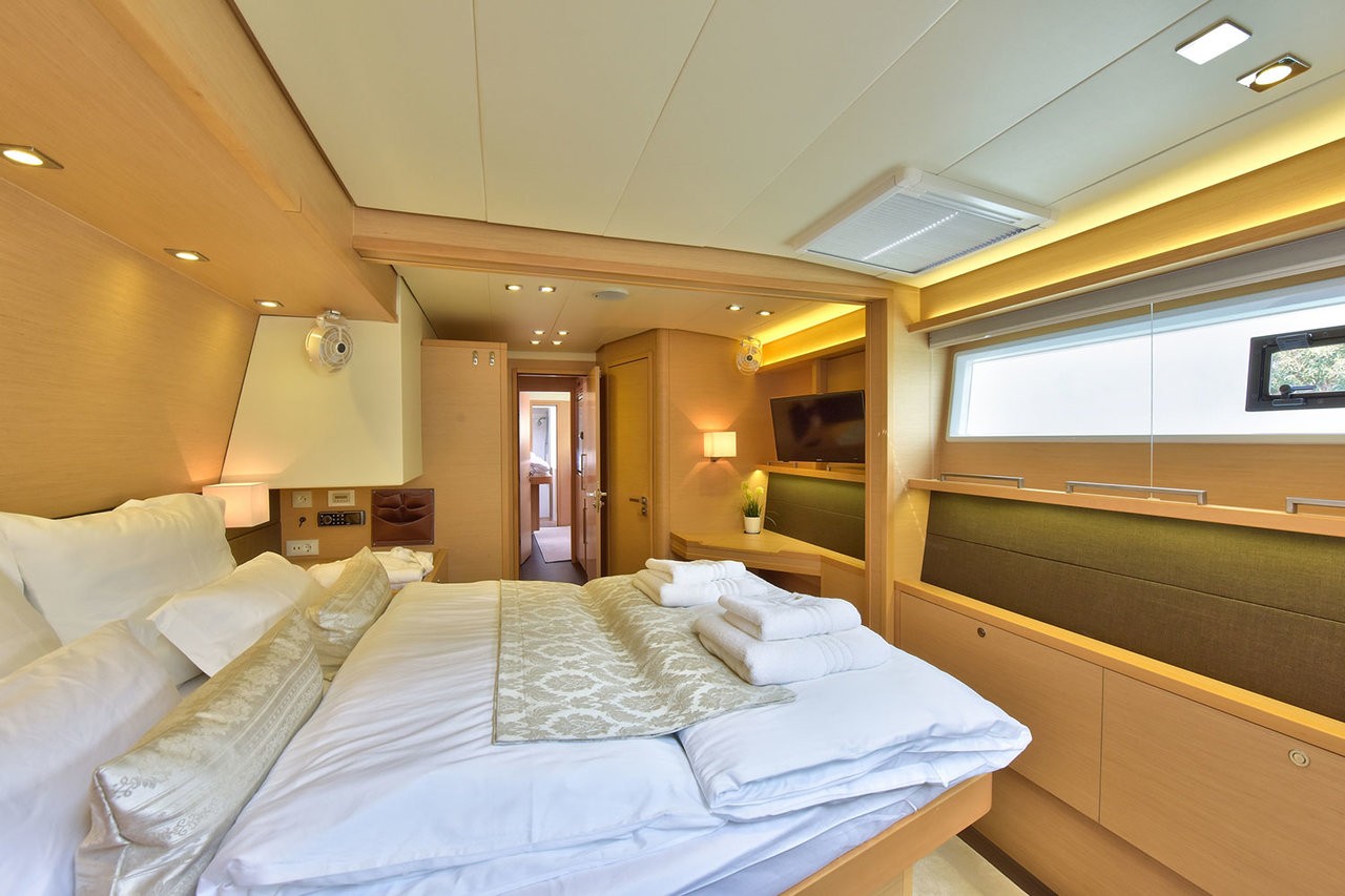 Lagoon 620, Adriatic Lion | Yacht Charter Croatia