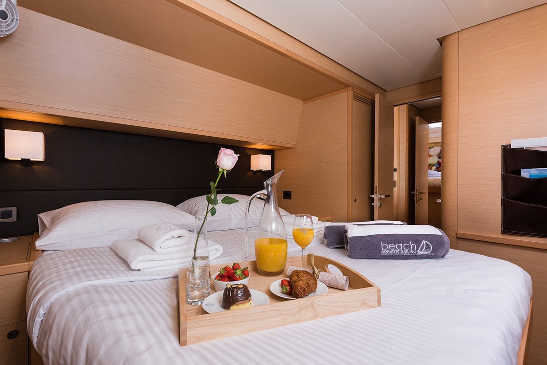 Lagoon 620, Opal | Yacht Charter Croatia