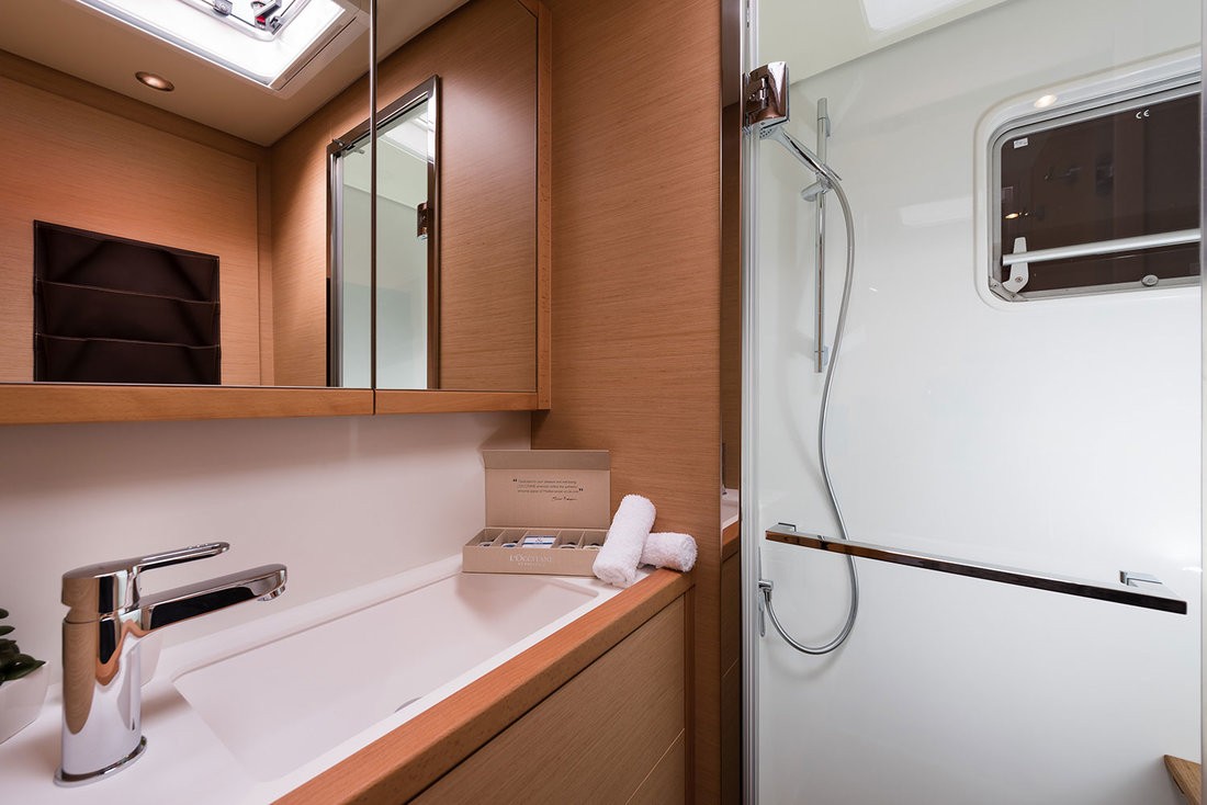 Lagoon 620, Opal | Yacht Charter Croatia