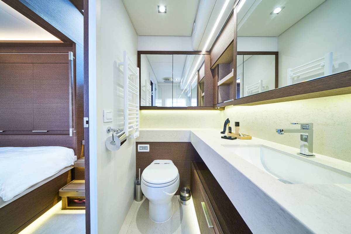 Lagoon 77, Adriatic Dragon | Yacht Charter Croatia