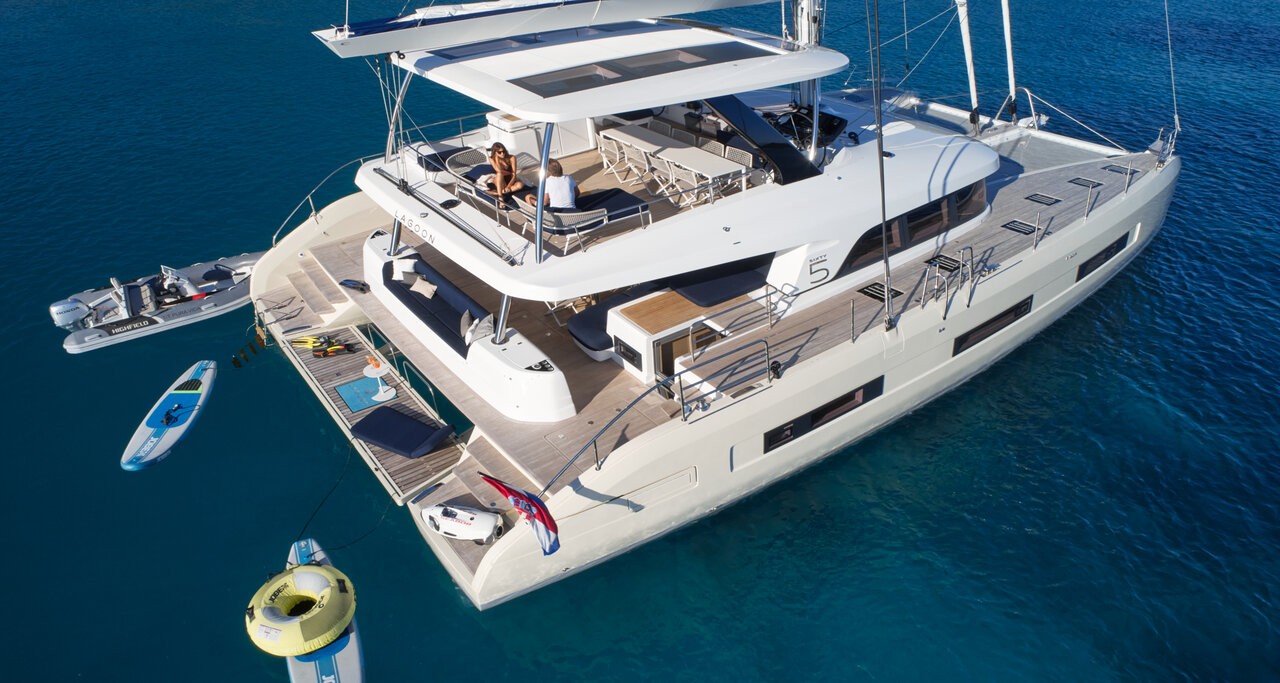 Lagoon Sixty 5, Amada Mia - CREWED | Yacht Charter Croatia