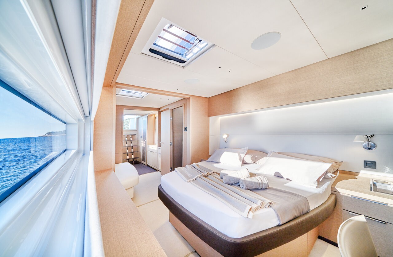 Lagoon Sixty 5, Amada Mia - CREWED | Yacht Charter Croatia