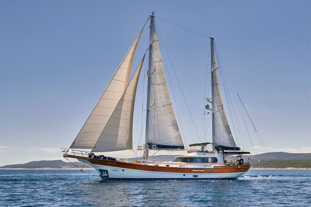 Lotus, Lotus | Yachtcharter Kroatien