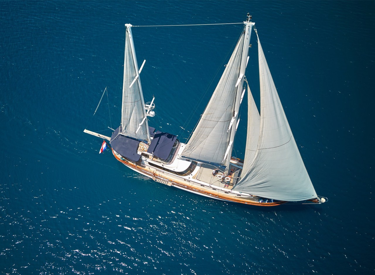 Lotus, Lotus | Yachtcharter Kroatien