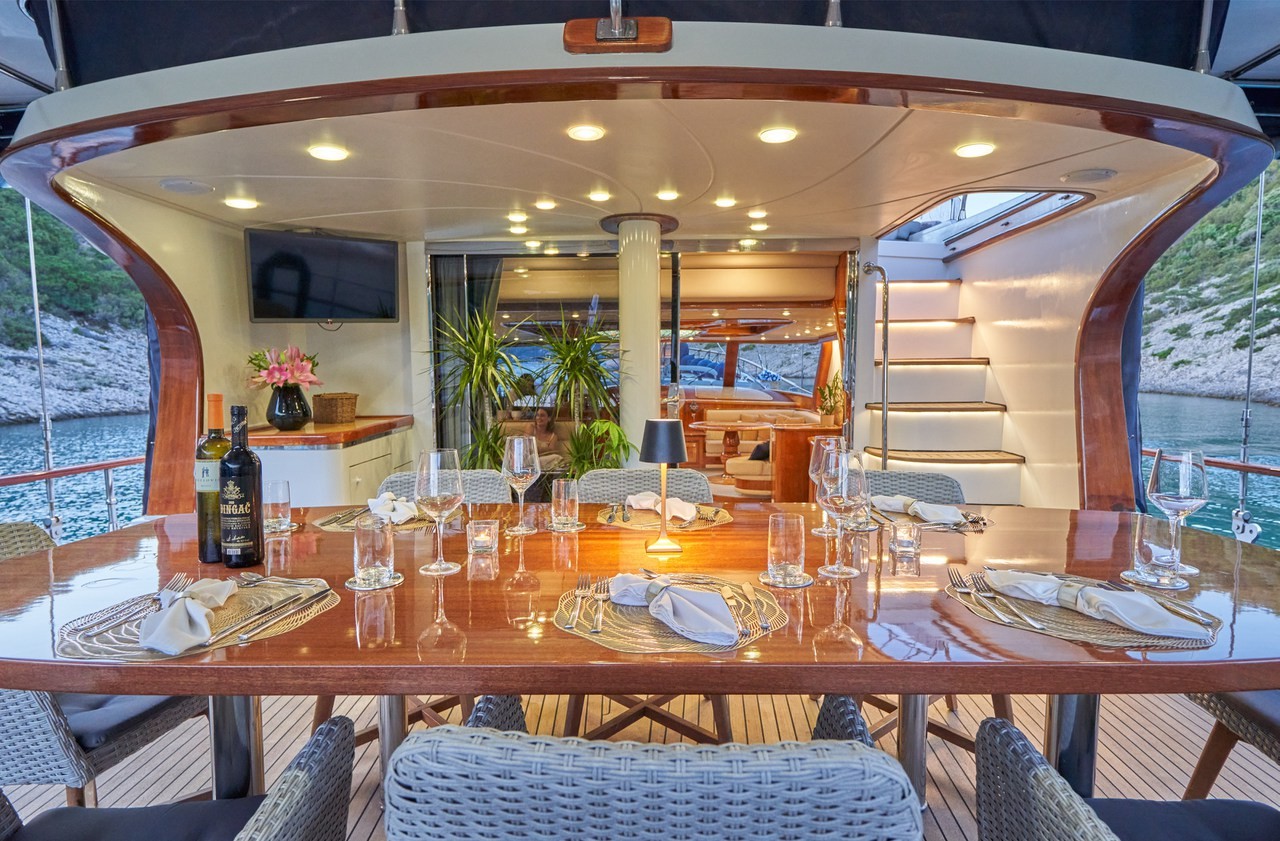 Lotus, Lotus | Yachtcharter Kroatien