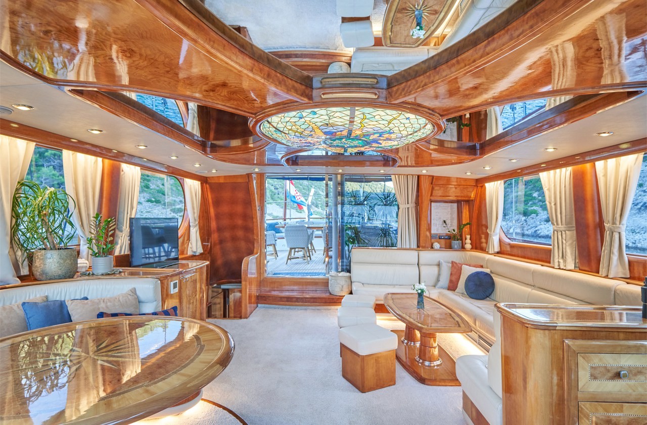 Lotus, Lotus | Yachtcharter Kroatien