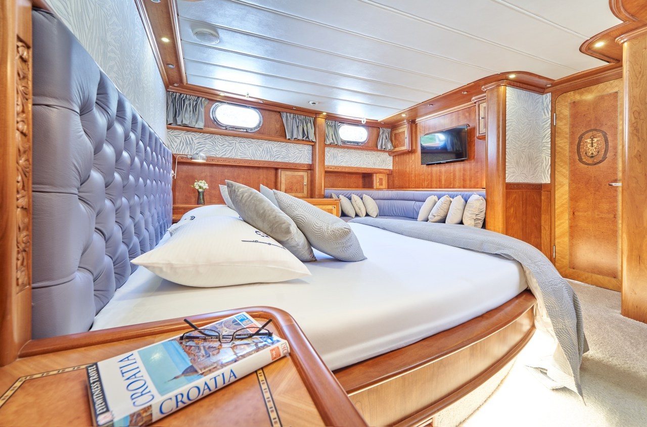 Lotus, Lotus | Yachtcharter Kroatien