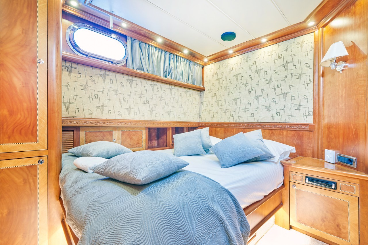 Lotus, Lotus | Yachtcharter Kroatien