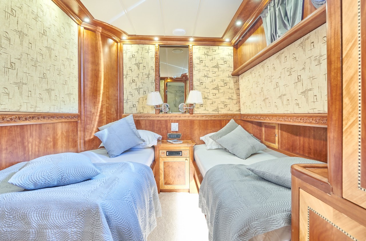 Lotus, Lotus | Yachtcharter Kroatien