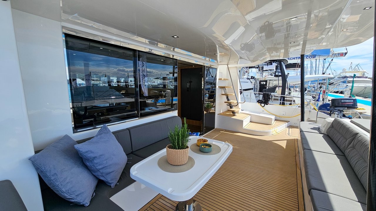 Mazarin 55, October | Yacht Charter Croatia