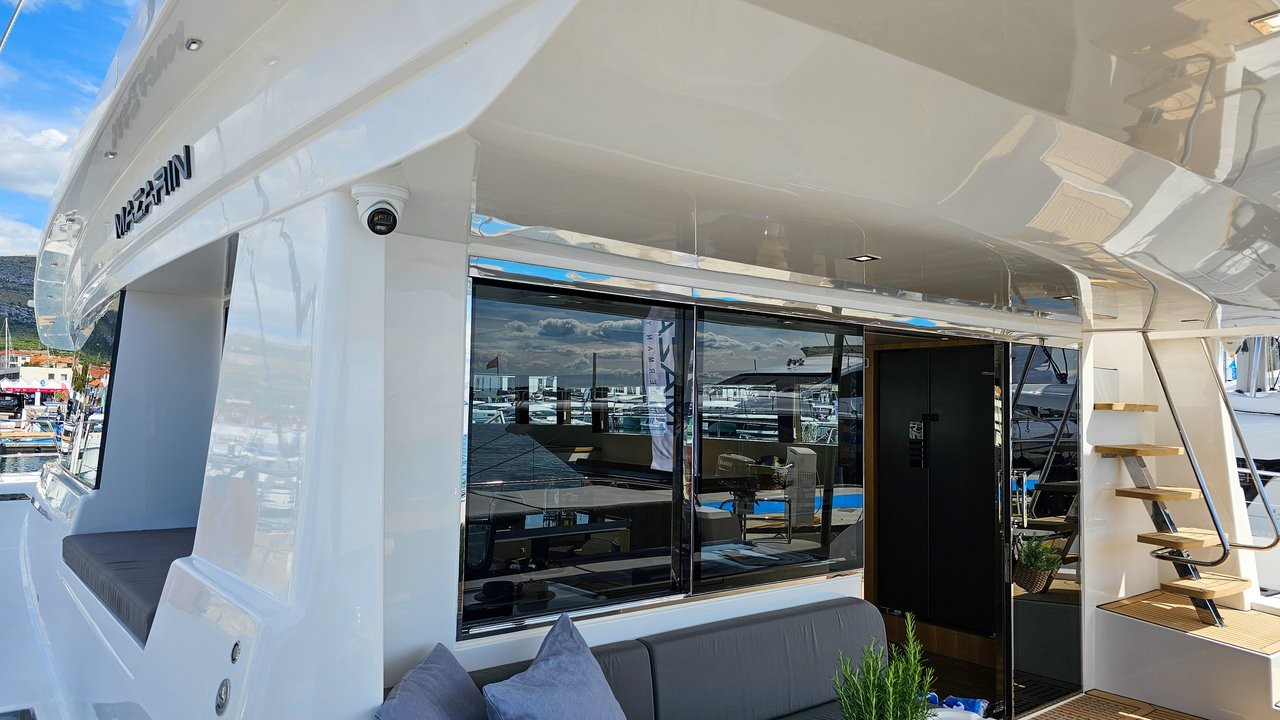 Mazarin 55, October | Yacht Charter Croatia