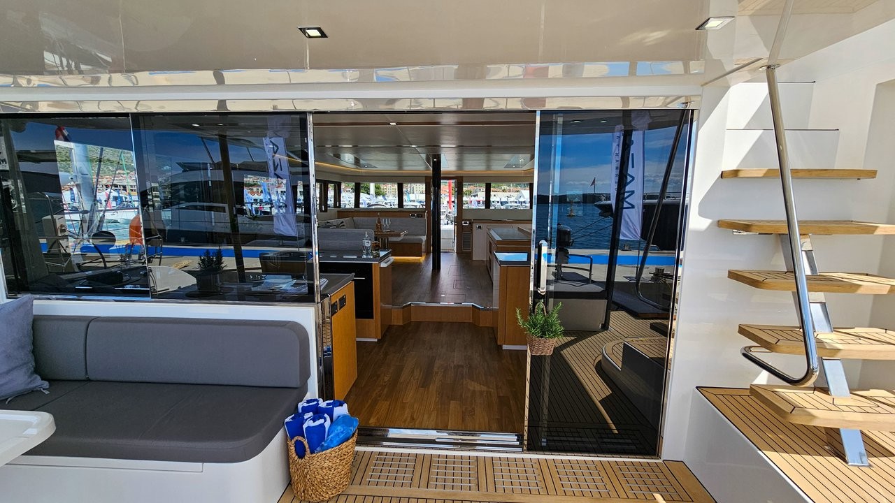 Mazarin 55, October | Yacht Charter Croatia