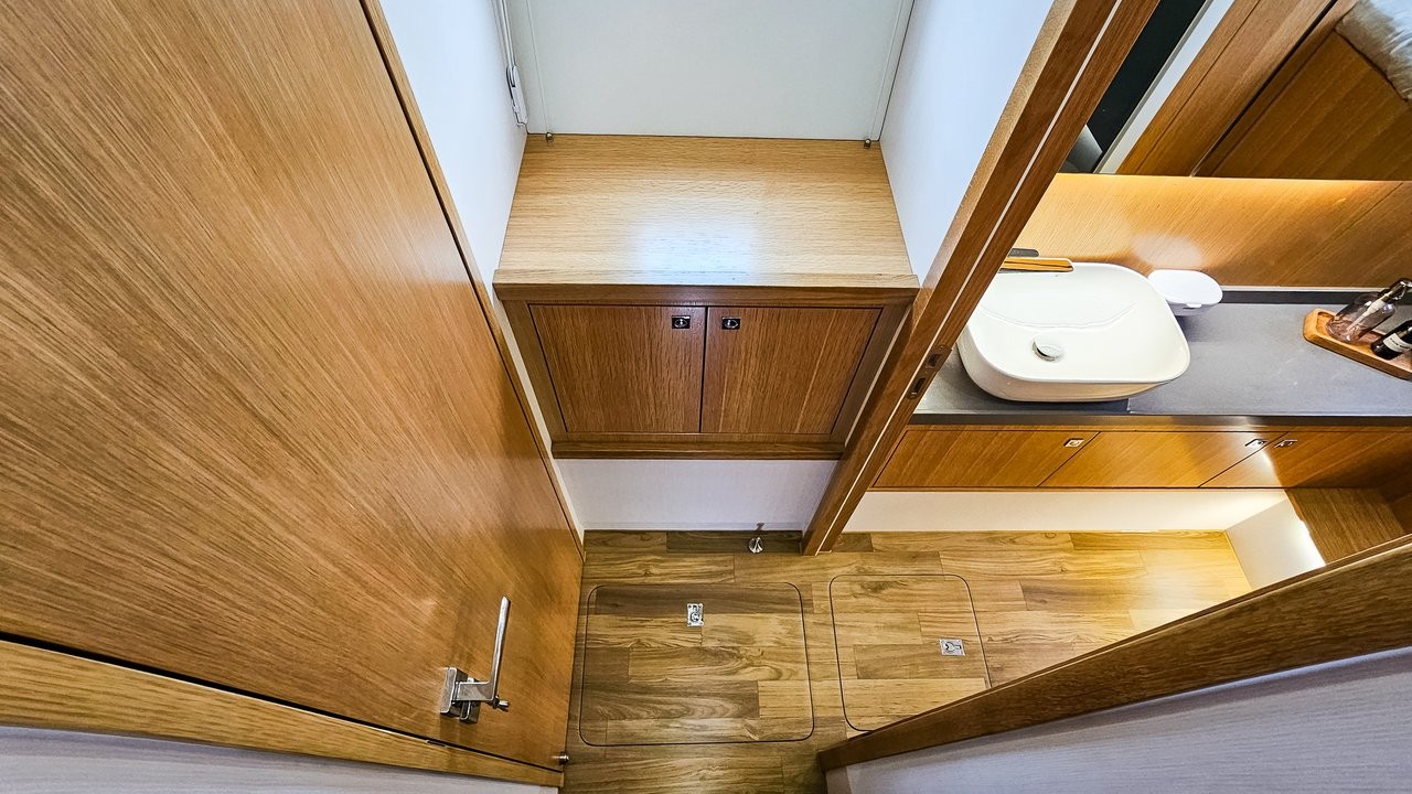 Mazarin 55, October | Yacht Charter Croatia