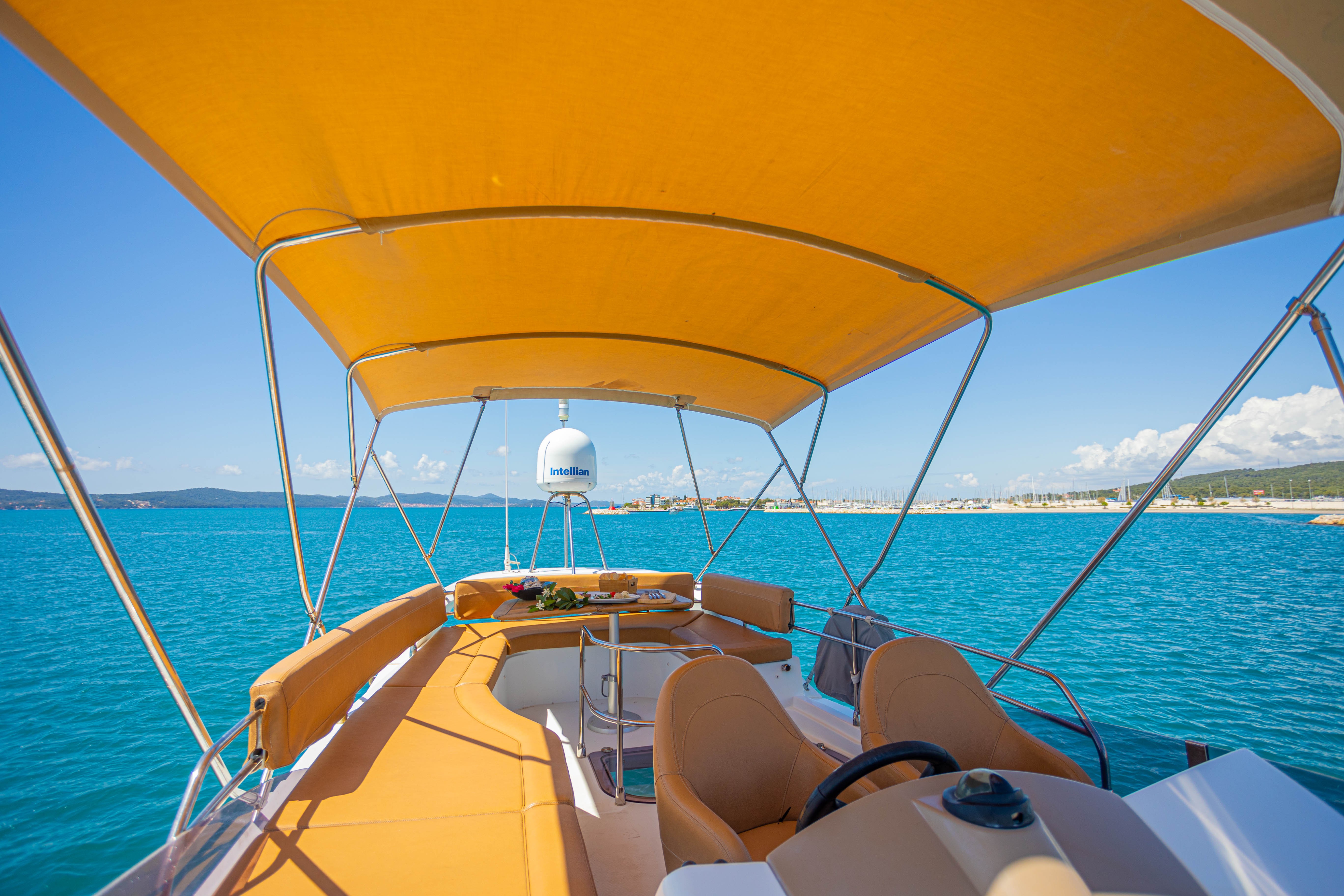 Monte Carlo 47, Lamona | Yacht Charter Croatia