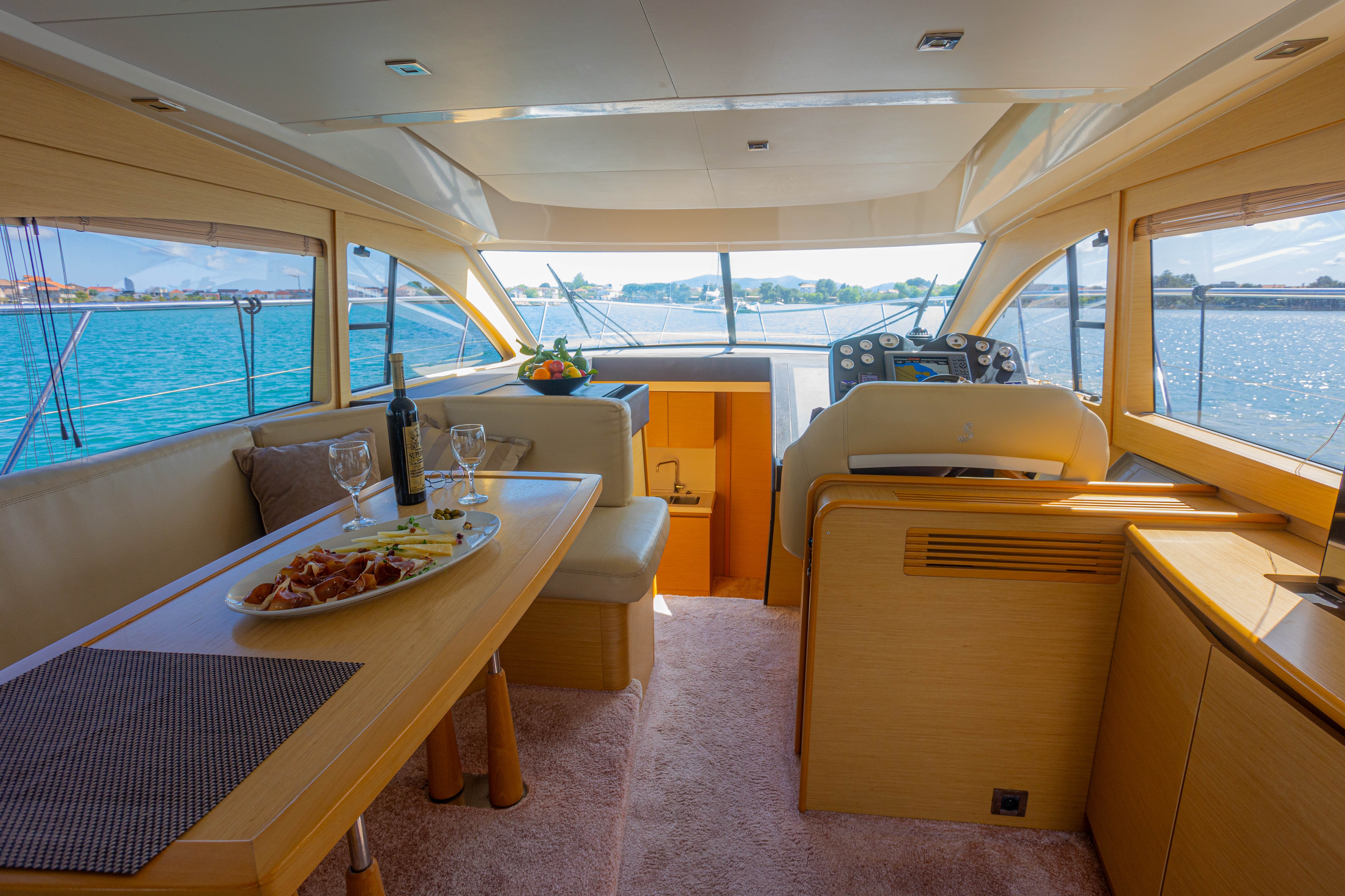 Monte Carlo 47, Lamona | Yacht Charter Croatia