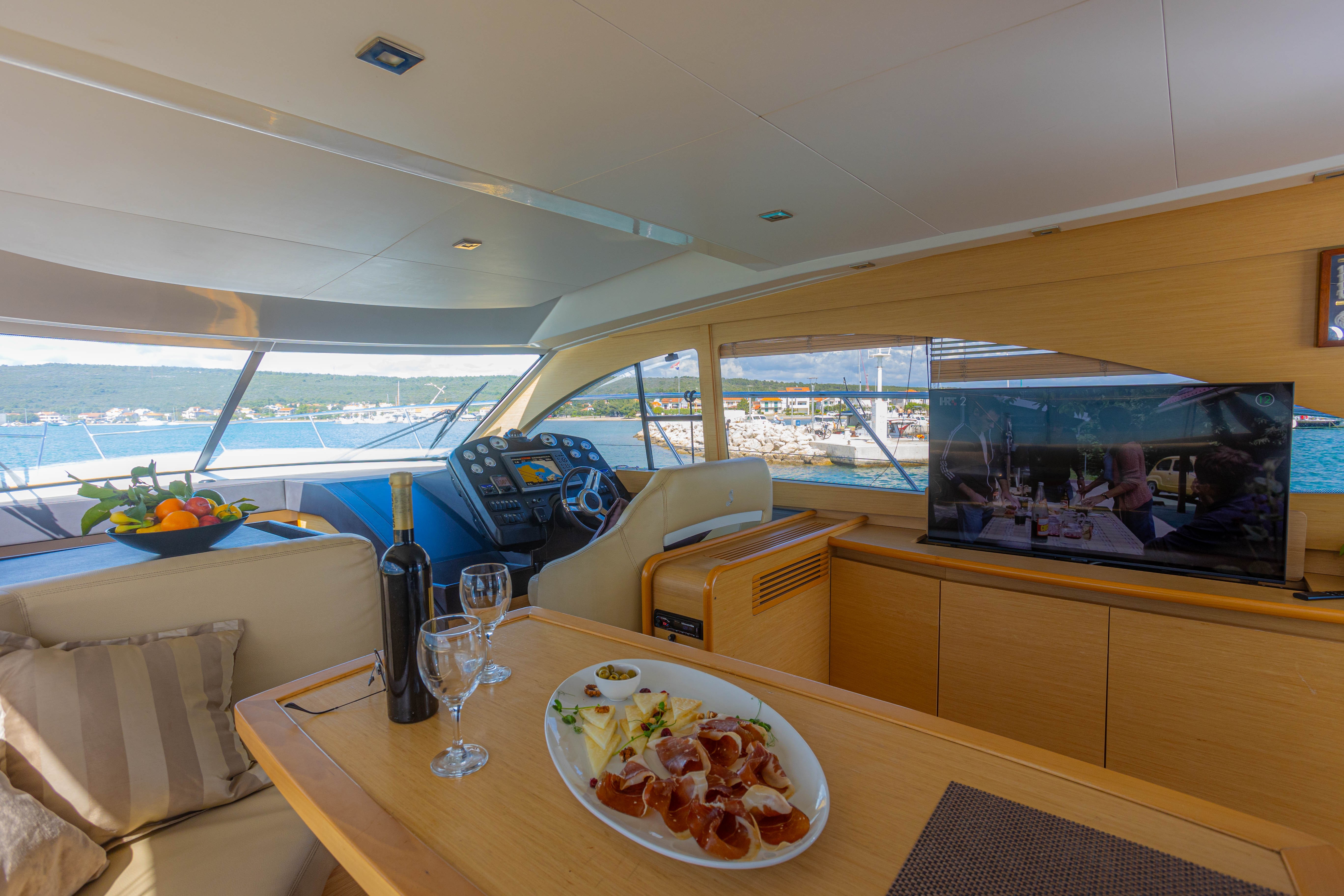 Monte Carlo 47, Lamona | Yacht Charter Croatia
