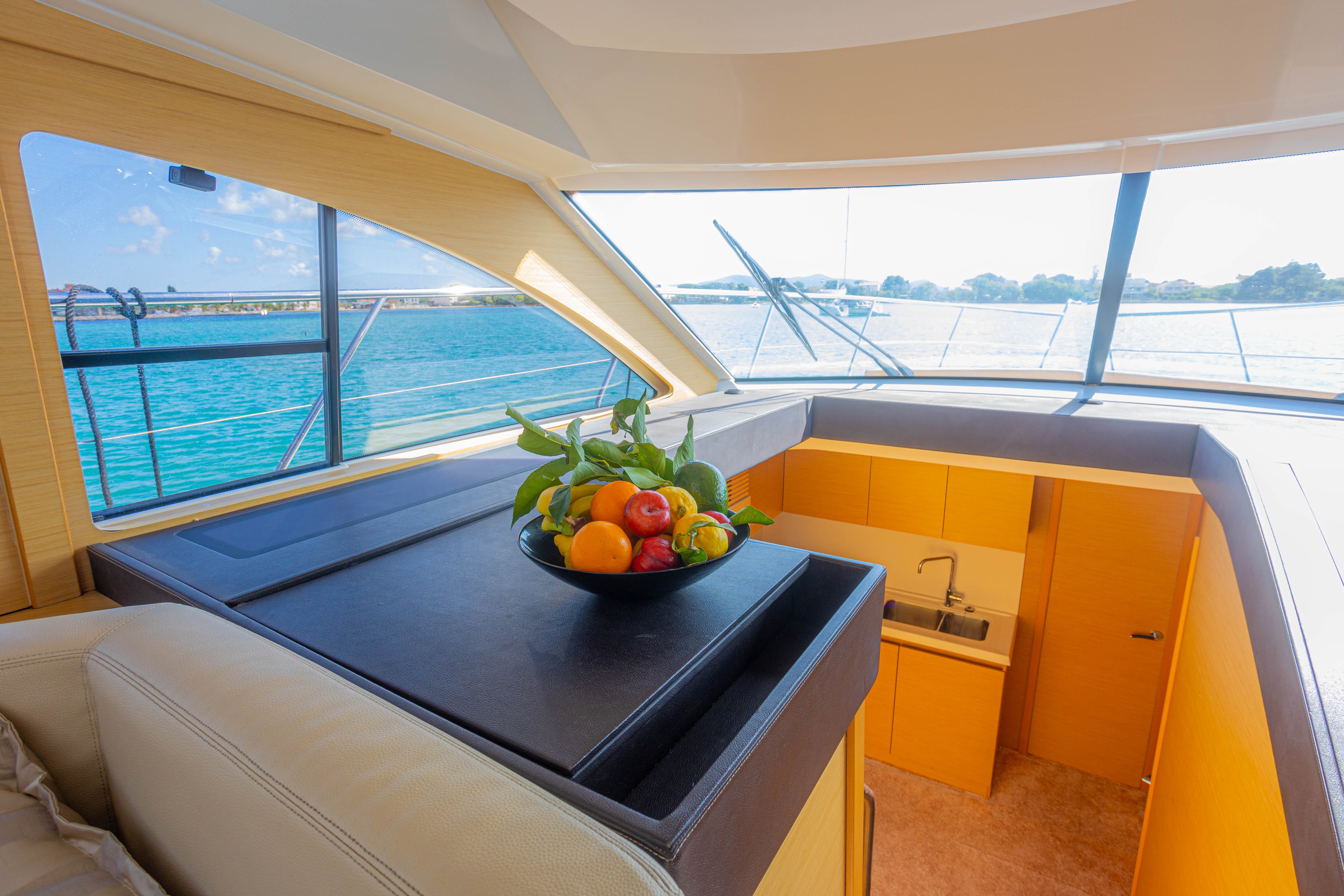 Monte Carlo 47, Lamona | Yacht Charter Croatia