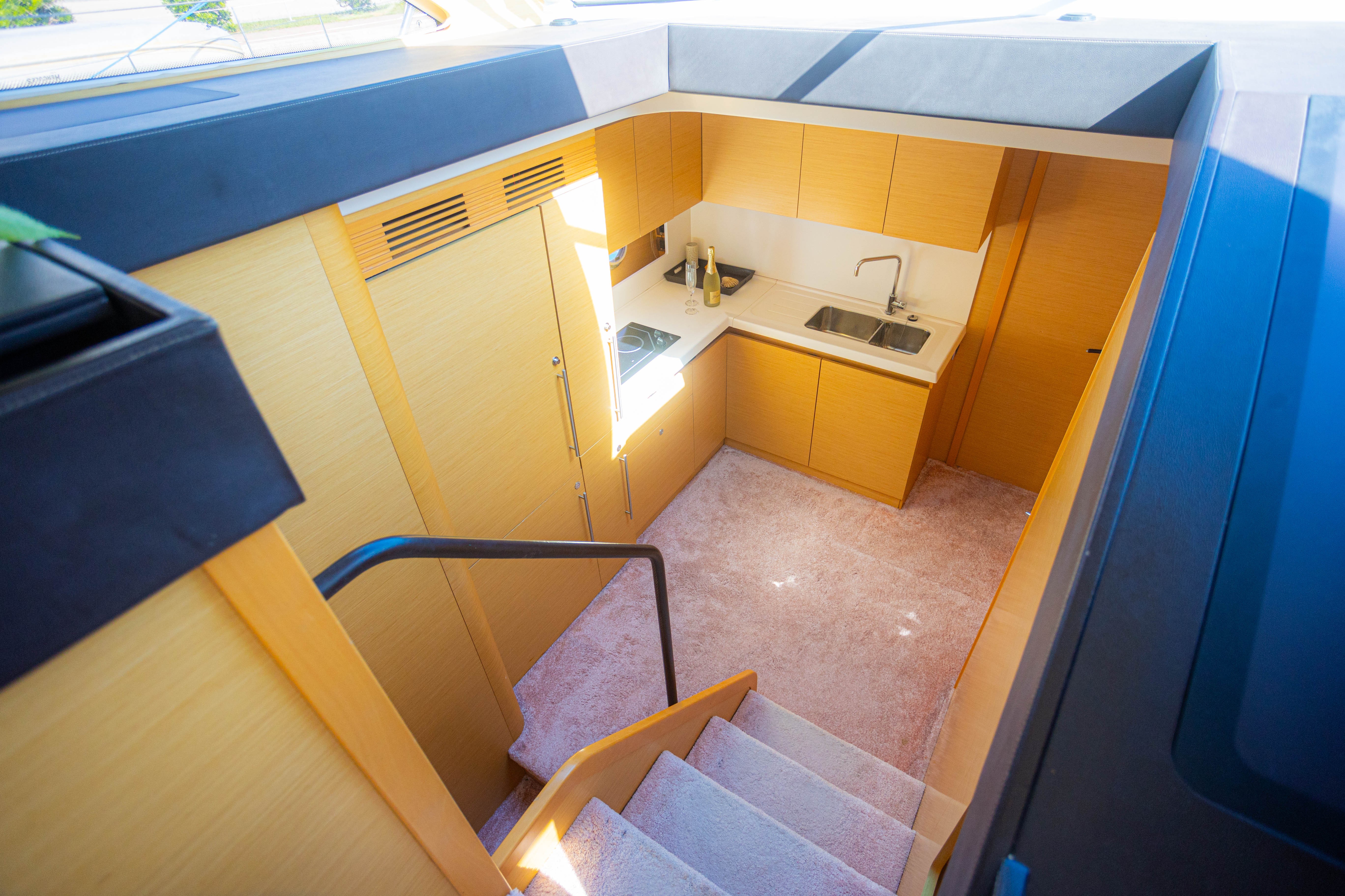 Monte Carlo 47, Lamona | Yacht Charter Croatia