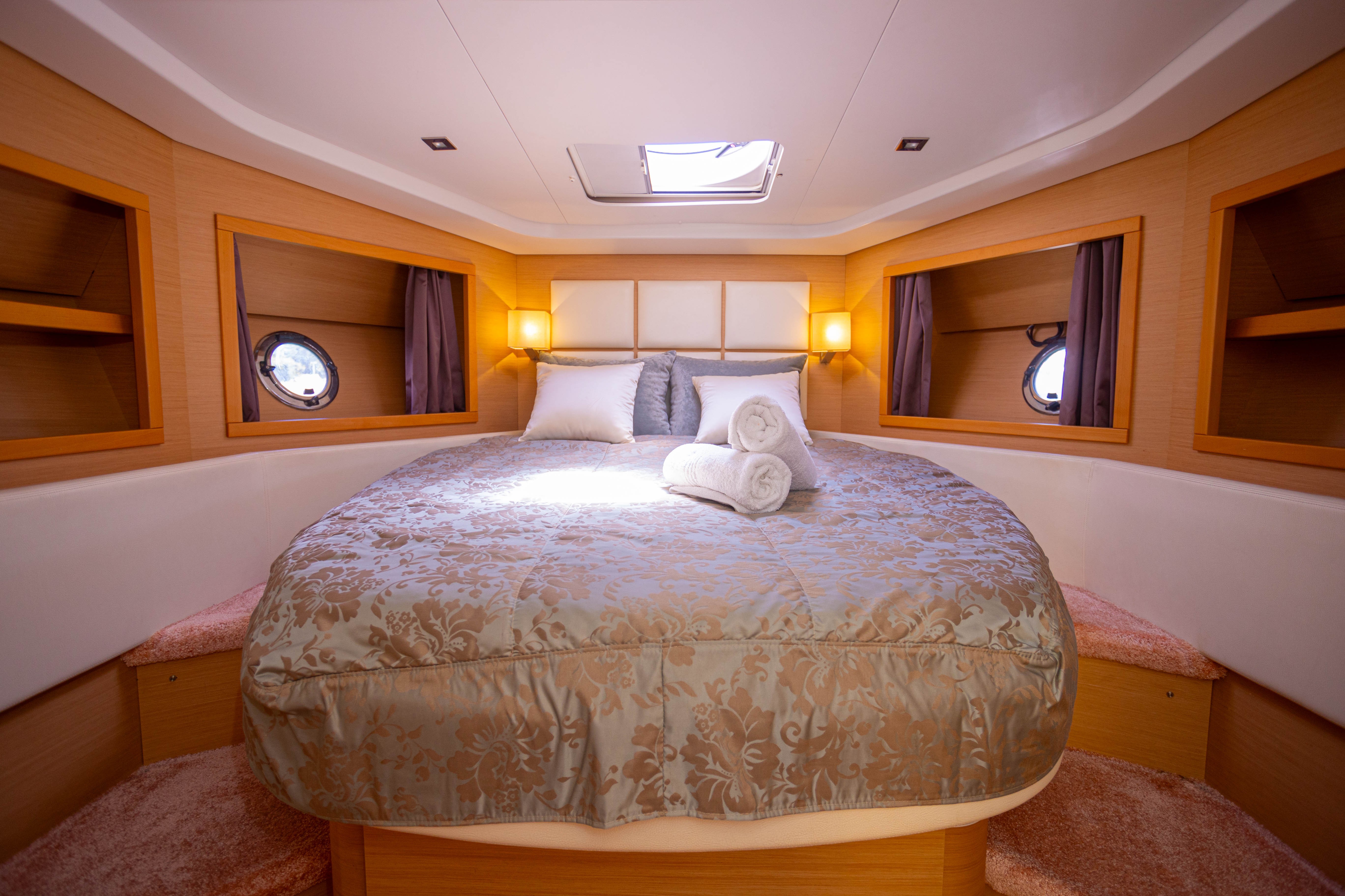 Monte Carlo 47, Lamona | Yacht Charter Croatia