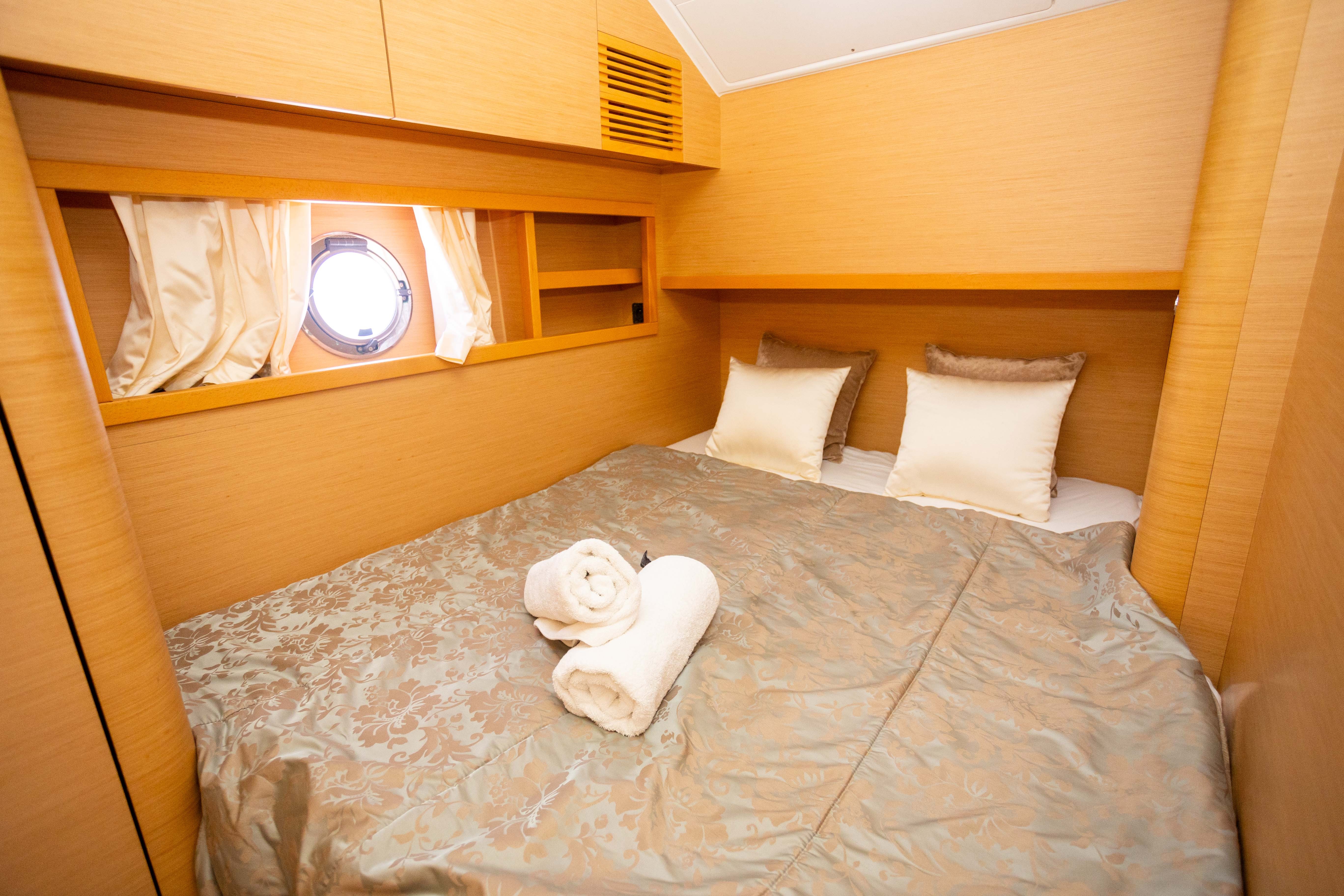 Monte Carlo 47, Lamona | Yacht Charter Croatia