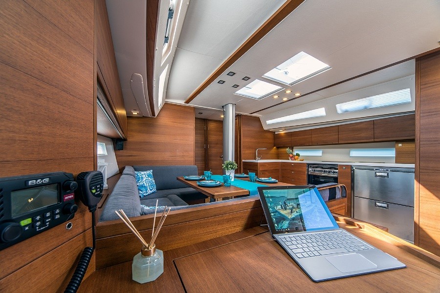 More 55, Nadja | Yacht Charter Croatia