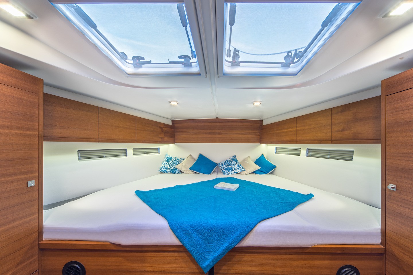 More 55, Nadja | Yacht Charter Croatia