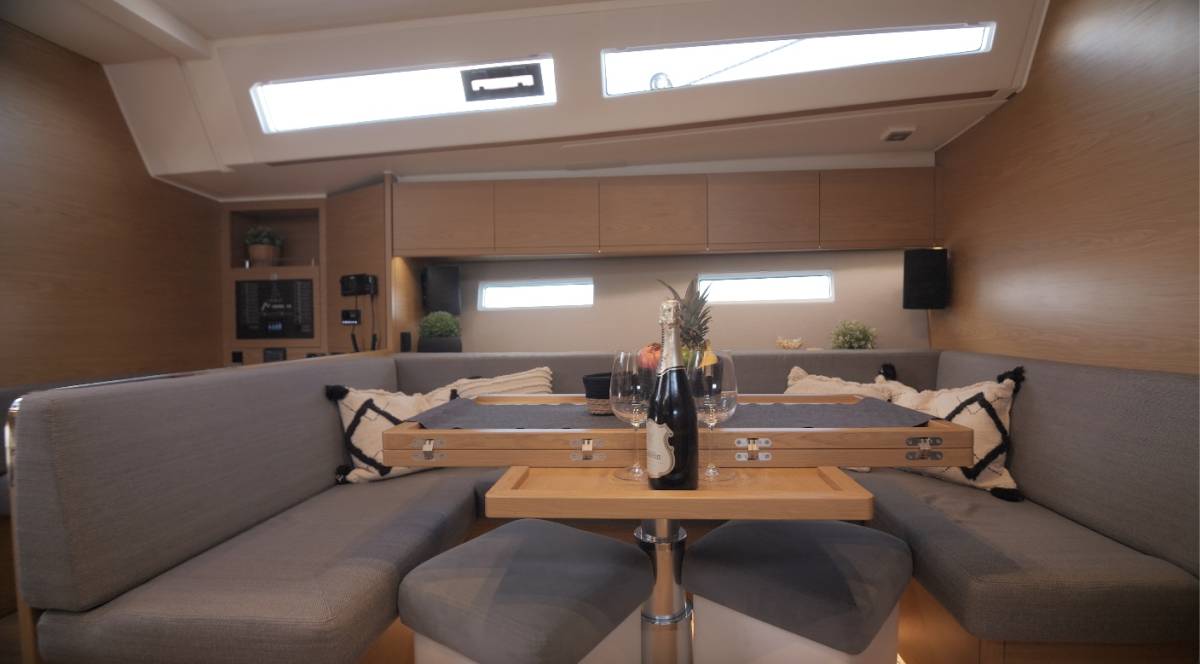 More 55, Metalika | Yacht Charter Croatia