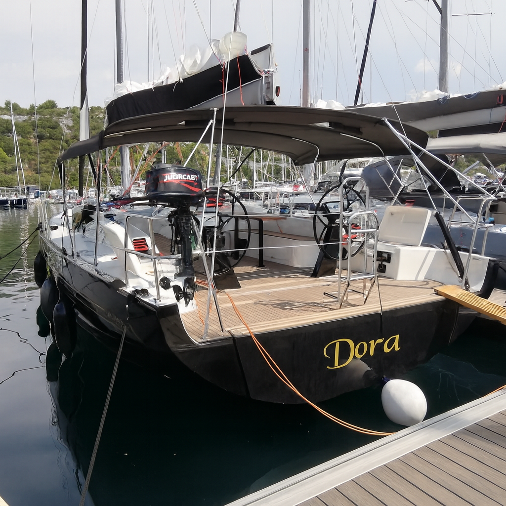 More 55, Dora | Yacht Charter Croatia