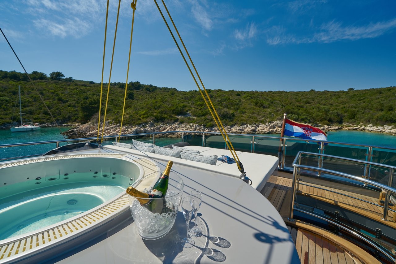 M/S Rara Avis, Rara Avis | Yacht Charter Croatia