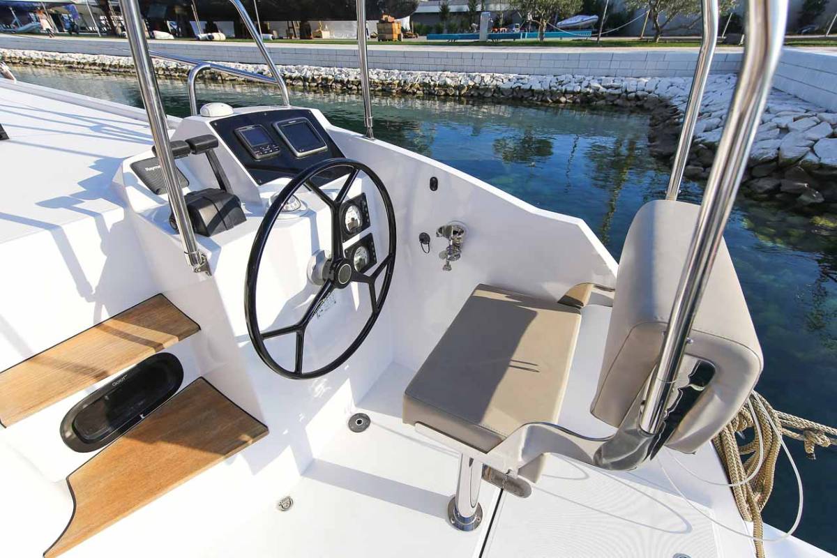 Nautitech 40 Open, Rosa | Yacht Charter Croatia