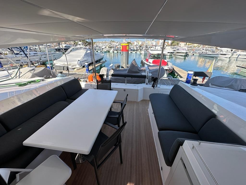 Nautitech 40 Open, Master Yoda | Yacht Charter Croatia