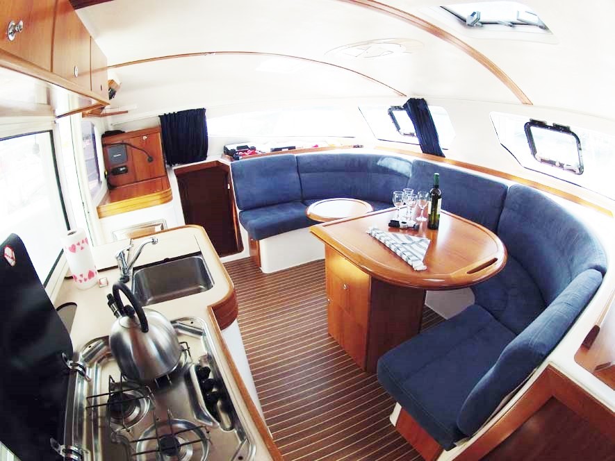 Nautitech 40, Rapido | Noleggio di Yacht Croazia