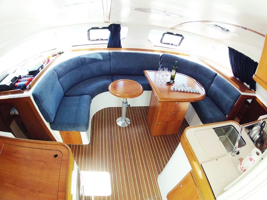 Nautitech 40, Rapido | Noleggio di Yacht Croazia