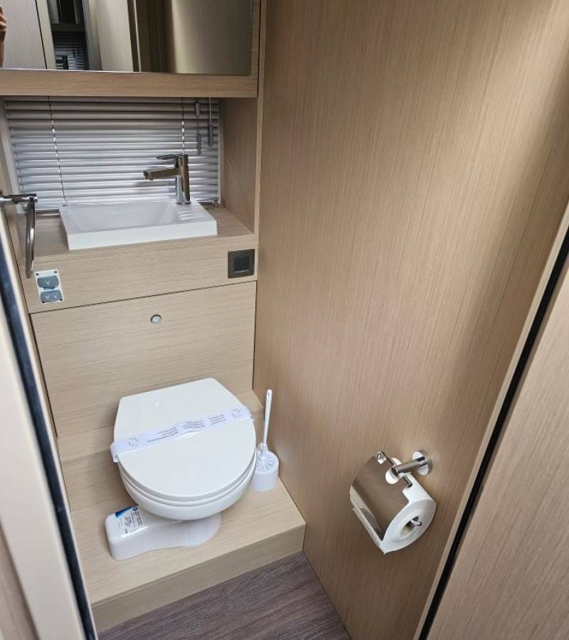 NC 37, Sierra | Yacht Charter Croatia