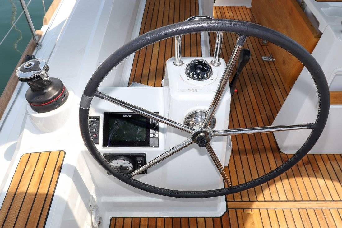 Oceanis 35.1, Aquarius | Yachtcharter Kroatien