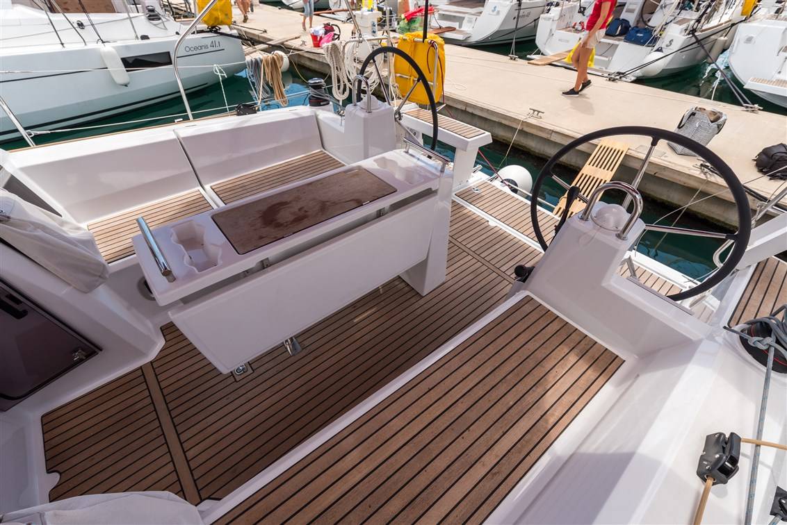 Oceanis 35.1, Bela | Noleggio di Yacht Croazia