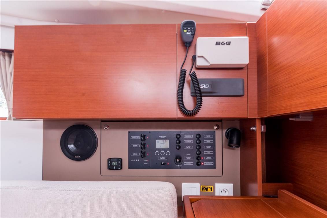 Oceanis 35.1, Bela | Noleggio di Yacht Croazia